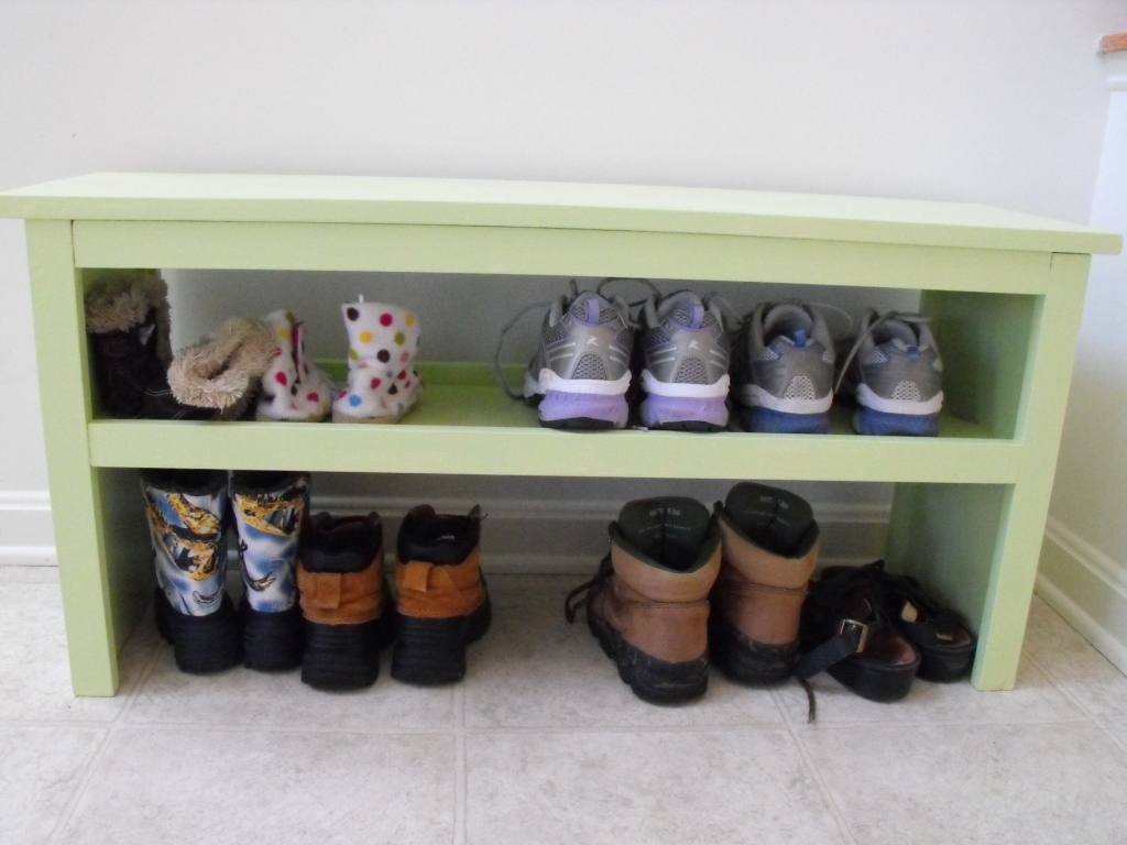 Super Easy Bench Modified for shoe storage Ana White